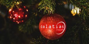 christmas ornaments red. LUM3N via Pixabay. CC0 Creative Commons